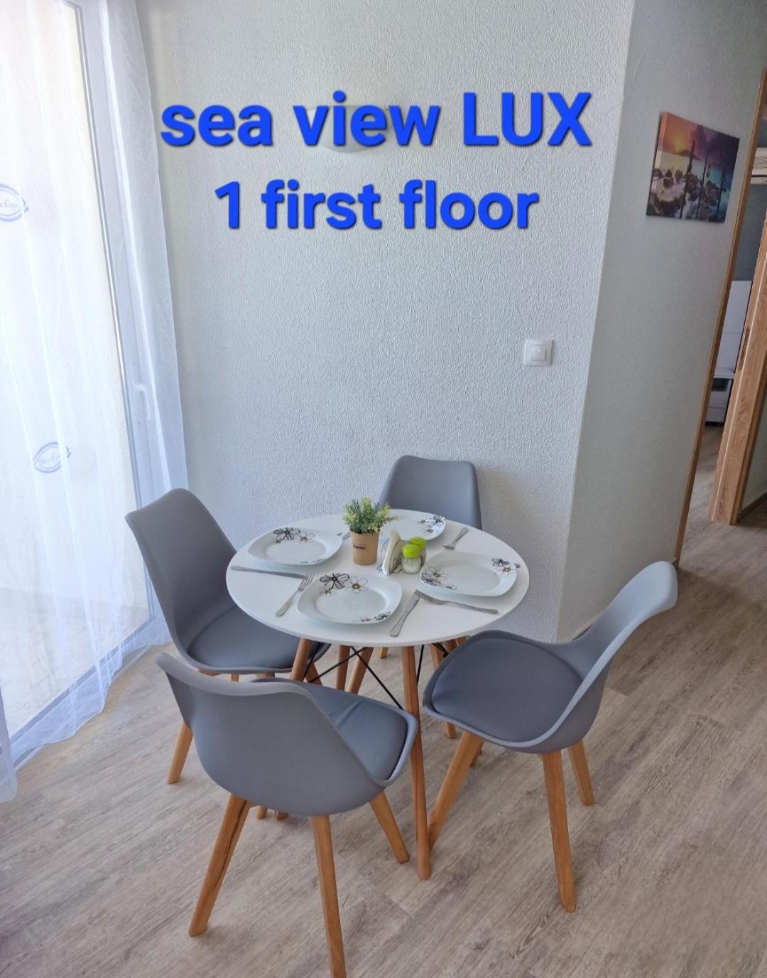 Blue Eyes Apartments Ixia  Bilik gambar