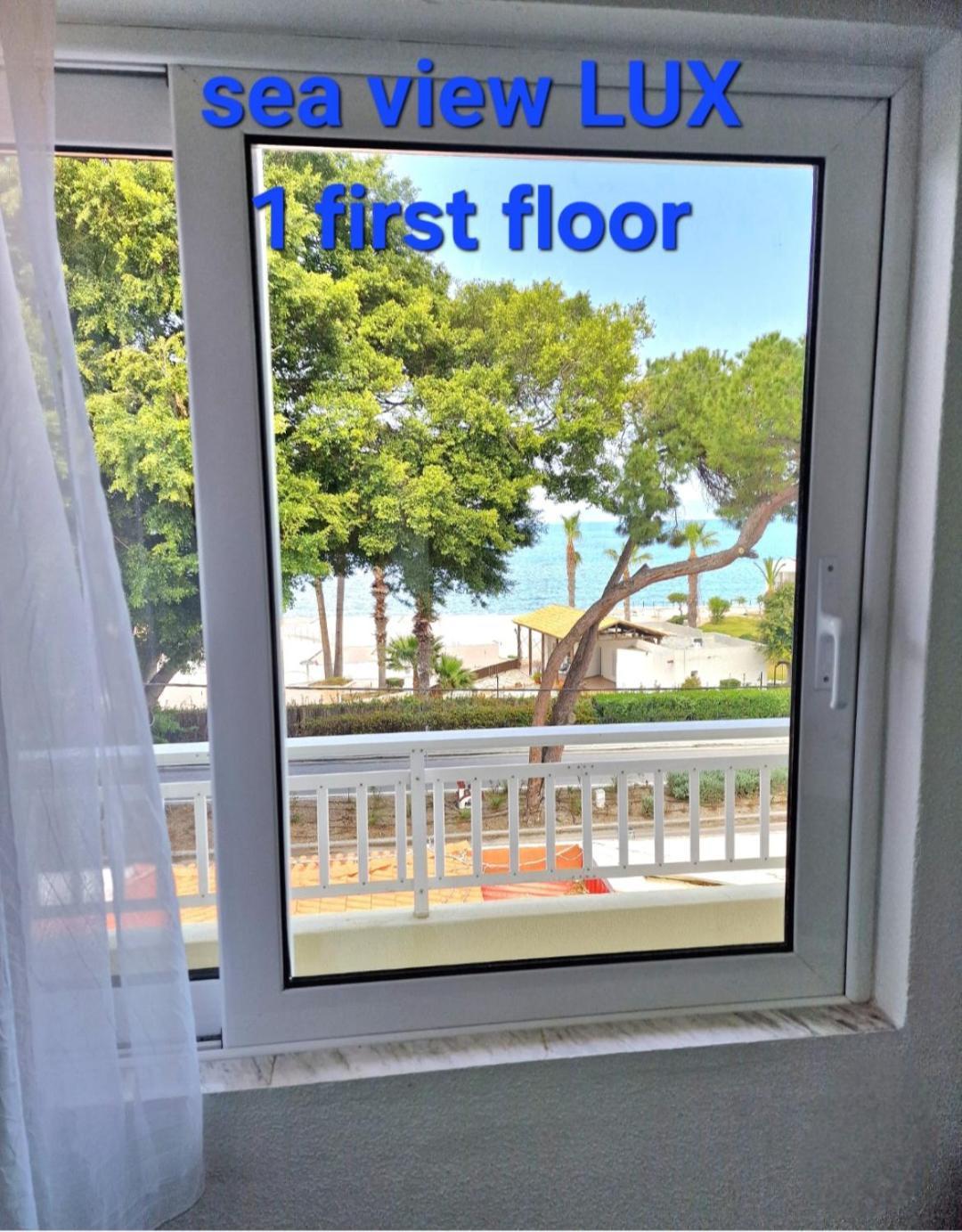 Blue Eyes Apartments Ixia  Bilik gambar